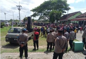 Pemdes Dempelan Didemo Masyarakat Terkait Pengelolaan Keuangan Desa Yang Tidak Trasparan