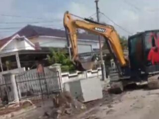 Proyek Drainase di Jalan Panglima Polim Bojonegoro Disorot: Diduga Tak Sesuai Spesifikasi dan Minim Transparansi