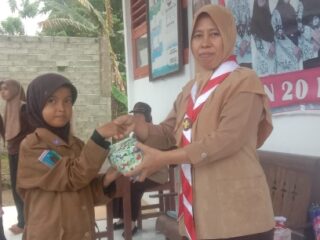 Upacara Penutupan Perkemahan Gugus Depan SDN 20 dan SDN 04 Dampelas Resmi Ditutup