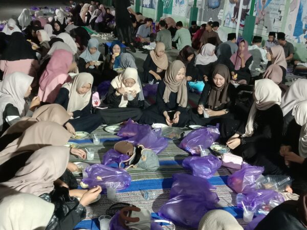 Pupuk Rasa Persaudaraan, Ratusan Siswa dan Guru SMAN 2 Ponorogo Larut dalam Kehangatan Bukabersama