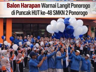 Balon Harapan Warnai Langit Ponorogo di Puncak HUT ke-48 SMKN 2 Ponorogo