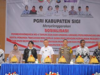 Kapolres Sigi Tandatangani Nota Kesepahaman Bersama PGRI dan DP3A Kabupaten Sigi