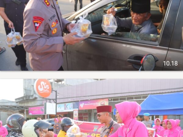 Polres Sigi Berbagi Takjil, Kapolres Bersama Ketua Bhayangkari Cabang Sigi Tebar Kepedulian di Bulan Ramadan 1447 H