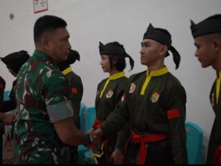 Pangdam XXIII/Palaka Wira memberikan Semangat kepada Prajurit Kodam XXIII/Palaka Wira yang mengikuti Lomba Pencak Silat Militer Virtual Satuan Jajaran TNI AD Tahun 2026”